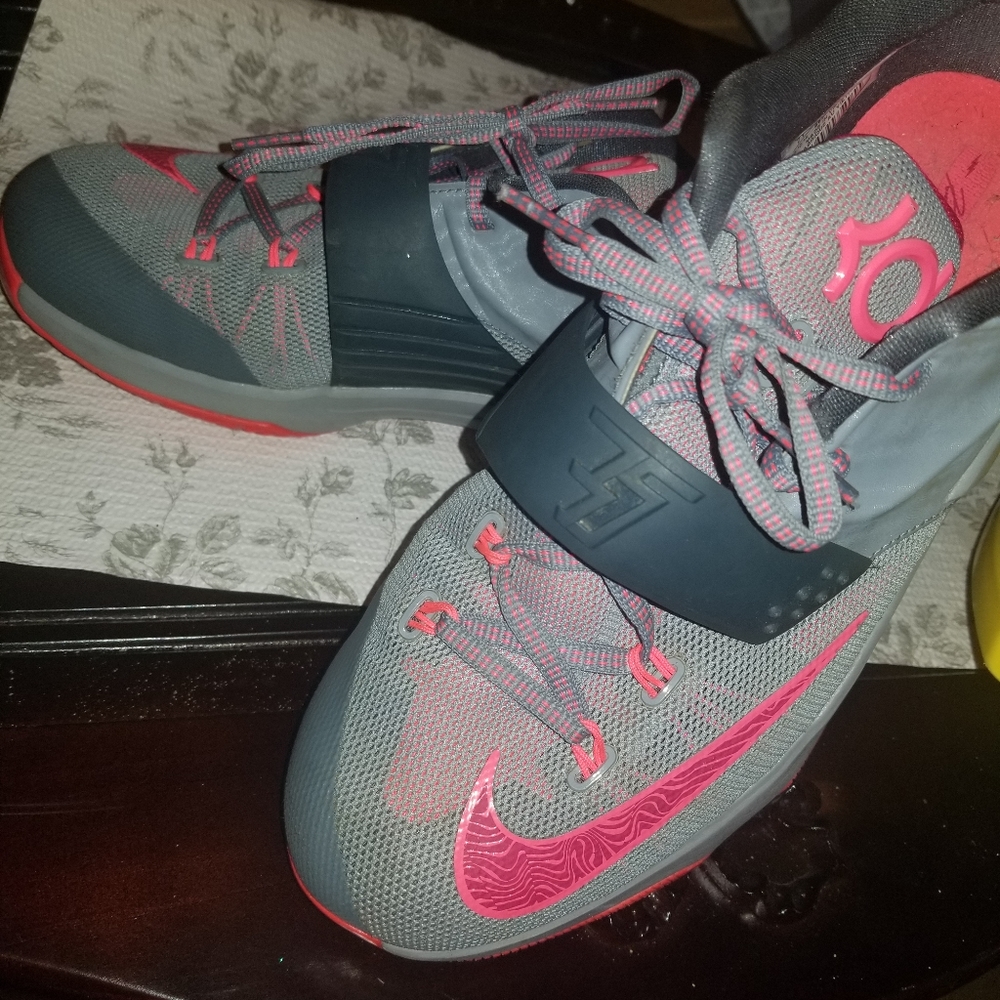 KD, Calm Before the Storm Nike sneakers
